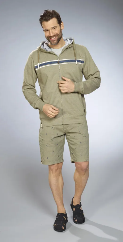 Kapuzenjacke, Farbe khaki, Gr.M