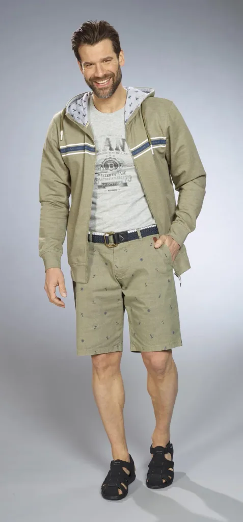 Kapuzenjacke, Farbe khaki, Gr.L