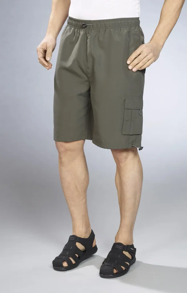 Herren Shorts mit Gummizug, Farbe oliv, Gr. L