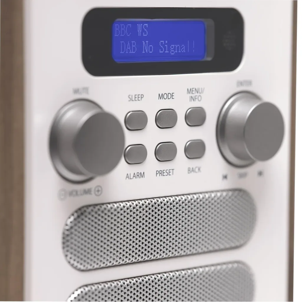 Radio mit elegantem Holz Design und Bluetooth Funktion, weiß