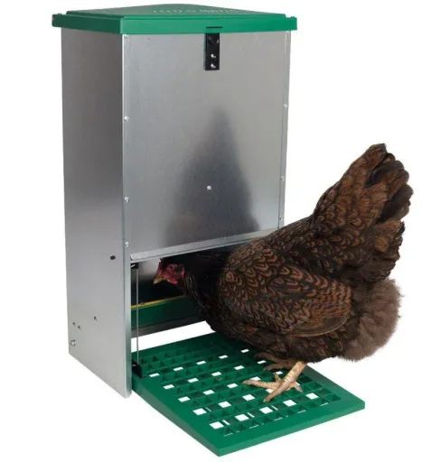 Geflügelfutterautomat mit Trittplatte für 12 kg Futter