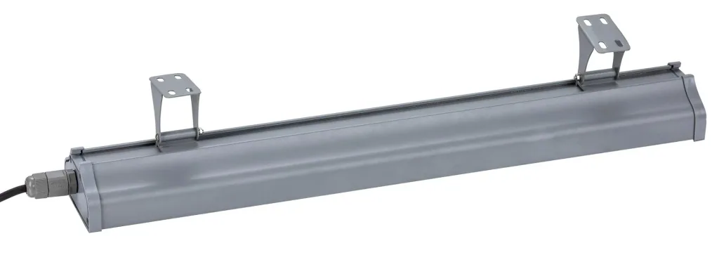 LED-HighBay in linearer Form bietet 100 W, 12400 lm, 5000 K (neutralweiß) und IP65 Schutz