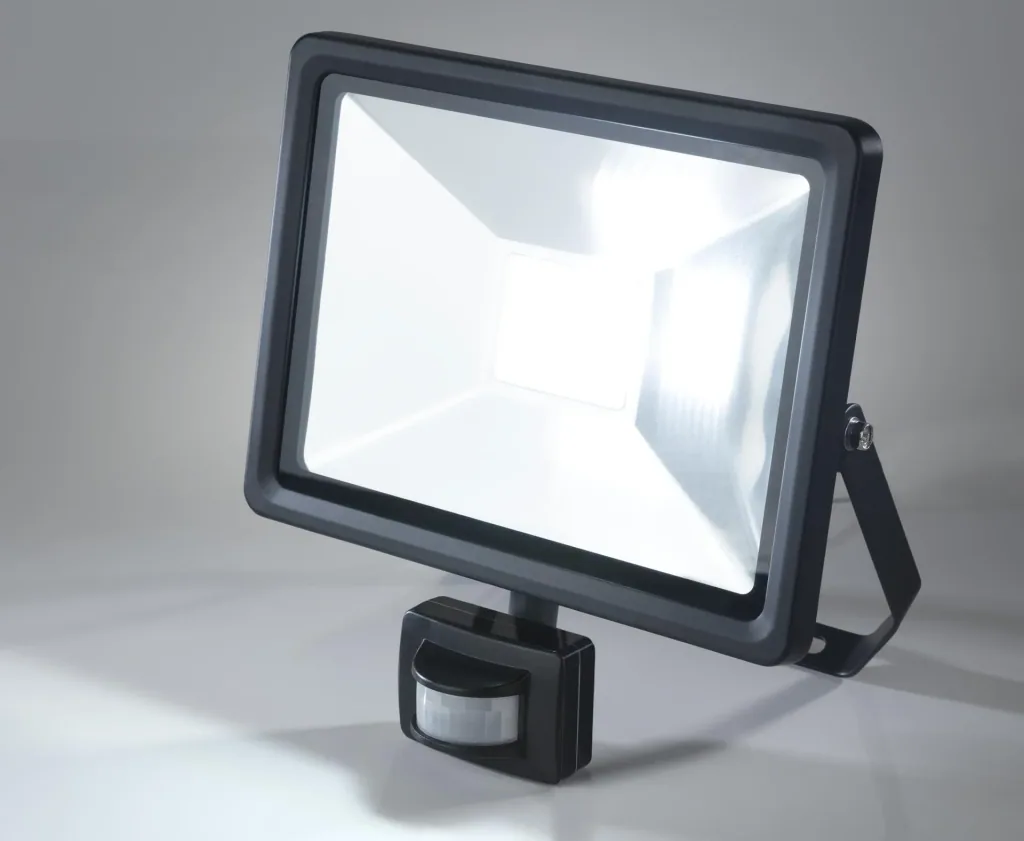 LED Fluter mit Bewegungsmelder, 50 Watt, 4000 Lumen, IP44