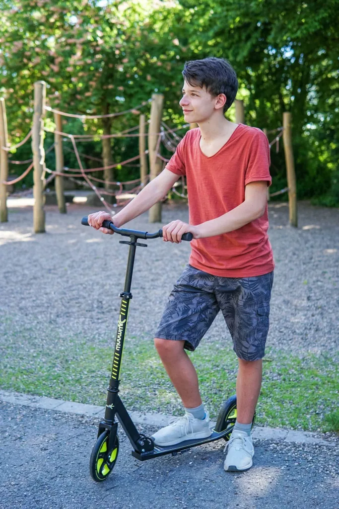 Aluminium Scooter Pro, Tretroller, 215 mm, ABEC 7, für Kinder und Erwachsene, höhenverstellbar, lime