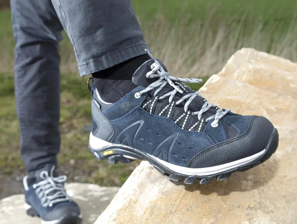 Outdoorschuh Farbe marine, Gr.41