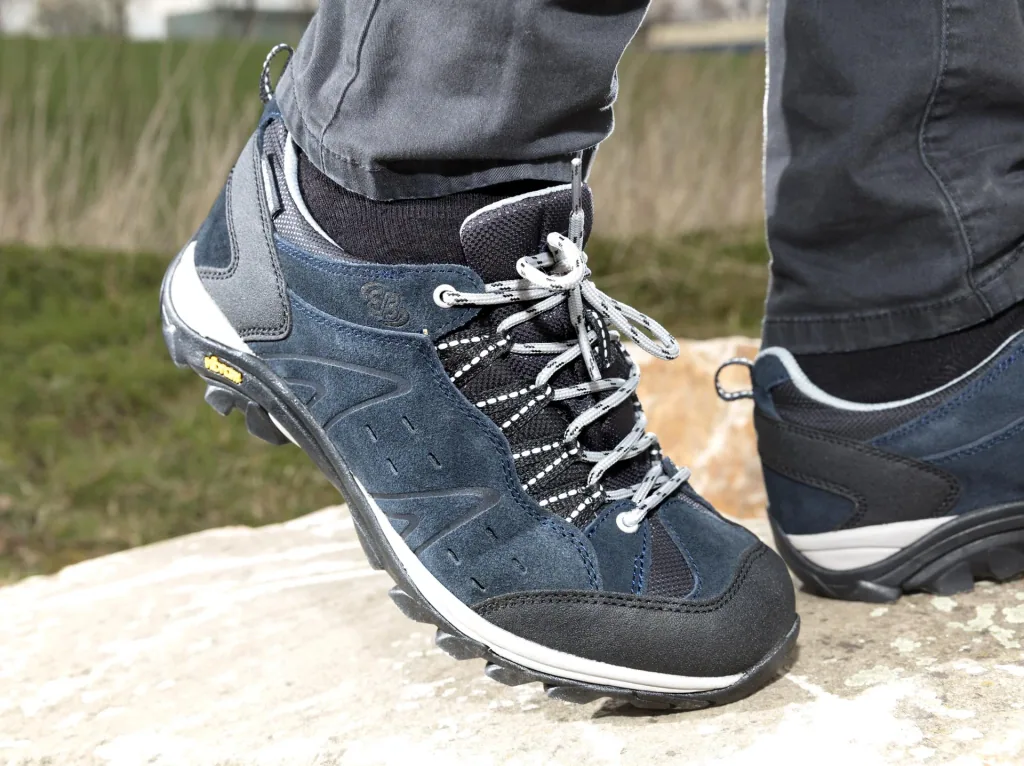 Outdoorschuh Farbe marine, Gr.41