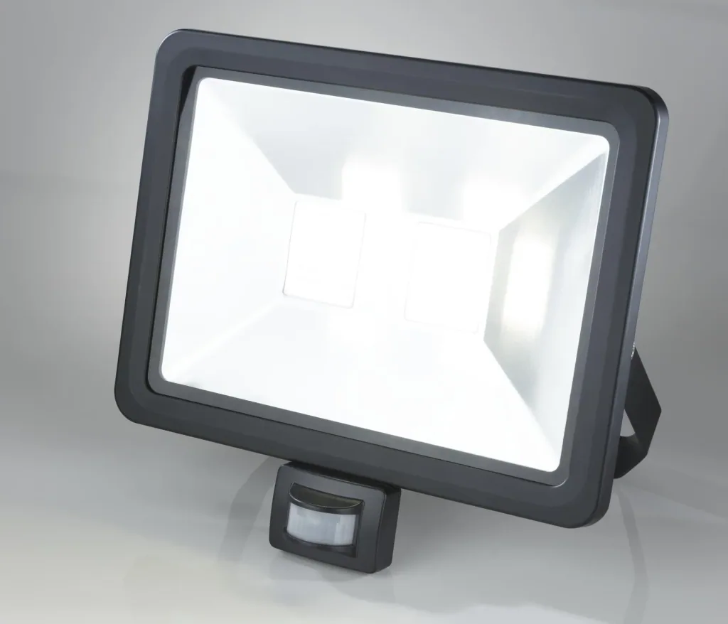 LED Fluter mit Bewegungsmelder, 100 Watt, 8000 Lumen, IP44