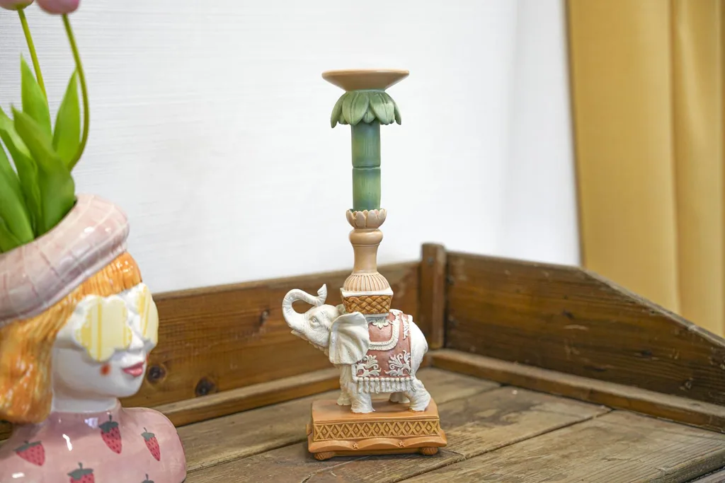 Kerzenhalter - Elefant rosa/grün - Polyresin - 34,50 cm