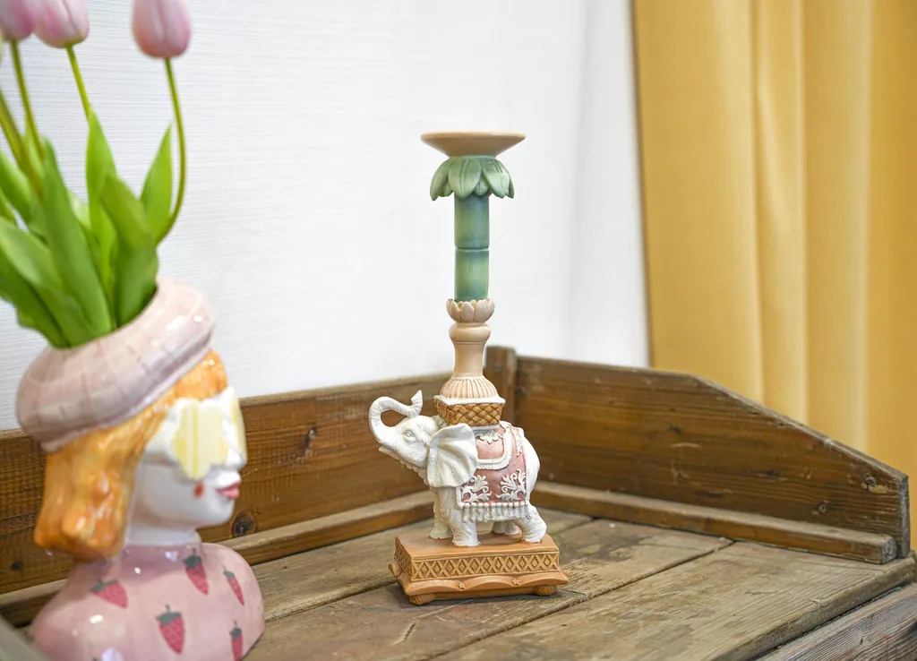 Kerzenhalter - Elefant rosa/grün - Polyresin - 34,50 cm