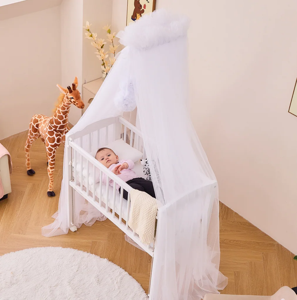 Alavya Home Betthimmel aus Tüll mit Pompons - Weiß