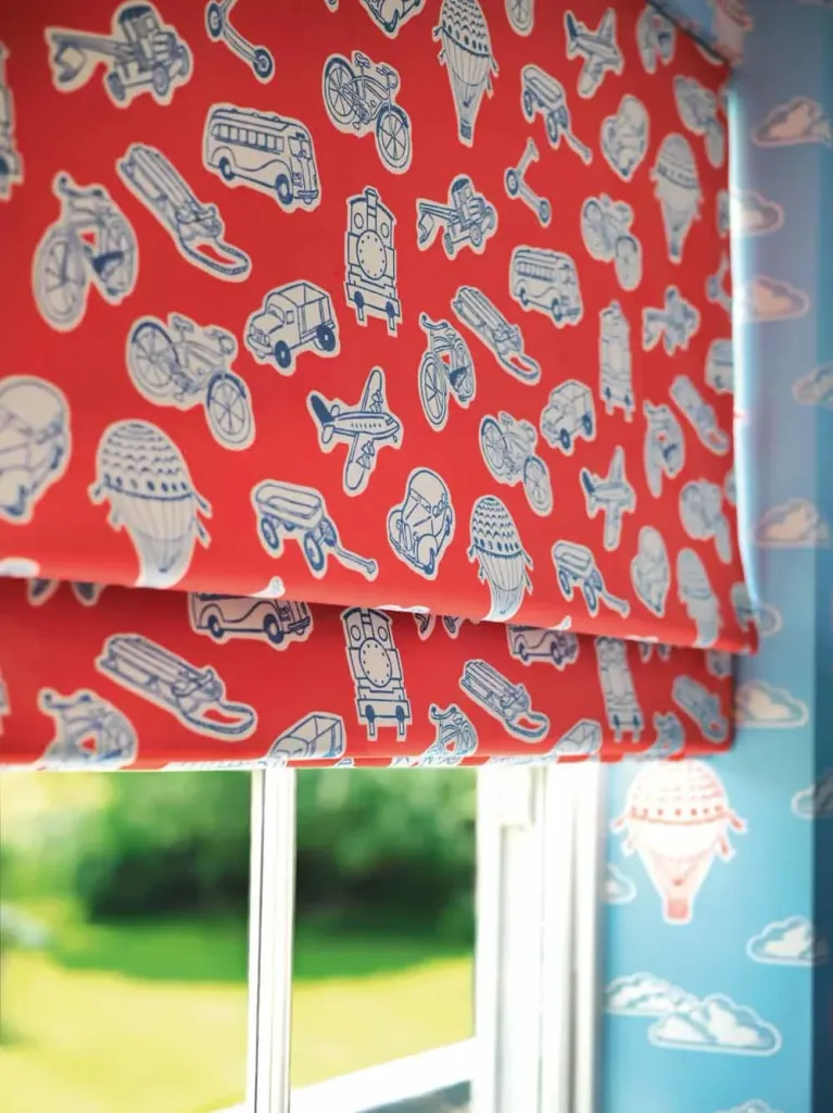 Little Sanderson Abracazoo Tapete Heissluft Ballons beige rot blau