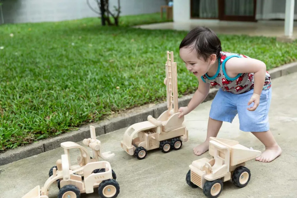 Plan Toys Feuerwehrauto  Holz natur