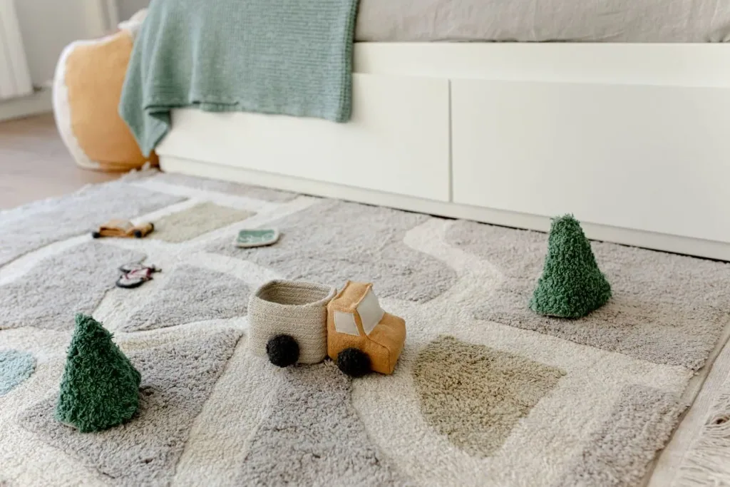 Lorena Canals Mini-Trucks mit Körben, Kuscheltiere