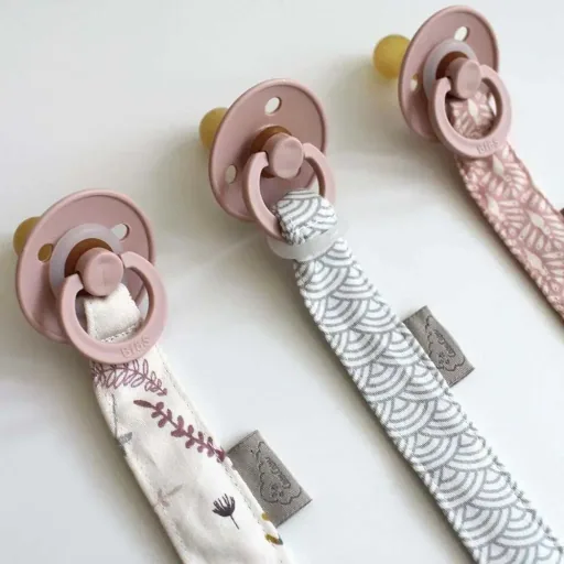 Cam Cam Schnullerkette Blätter rosa