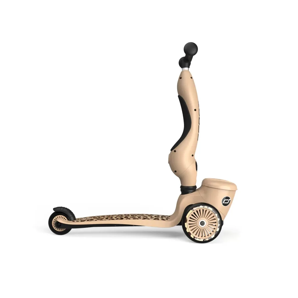 Scoot & Ride Highwaykick 1 Lifestyle, 2in1 Roller, Kickboard, Scooter mit sitz, Farbe: Leopard