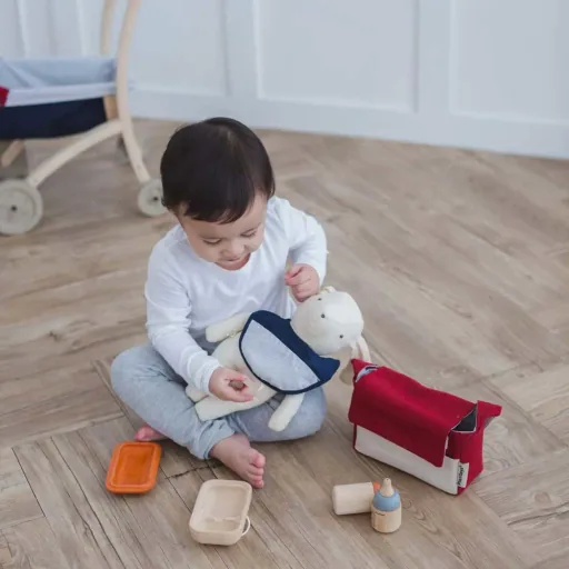 Plan Toys Spielzeug Puppen-Fütter-Set Holz