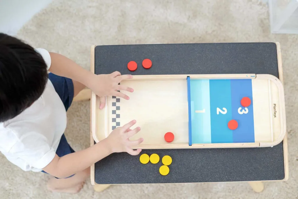 Plan Toys Kinder Shuffleboard 2 in 1 Holz