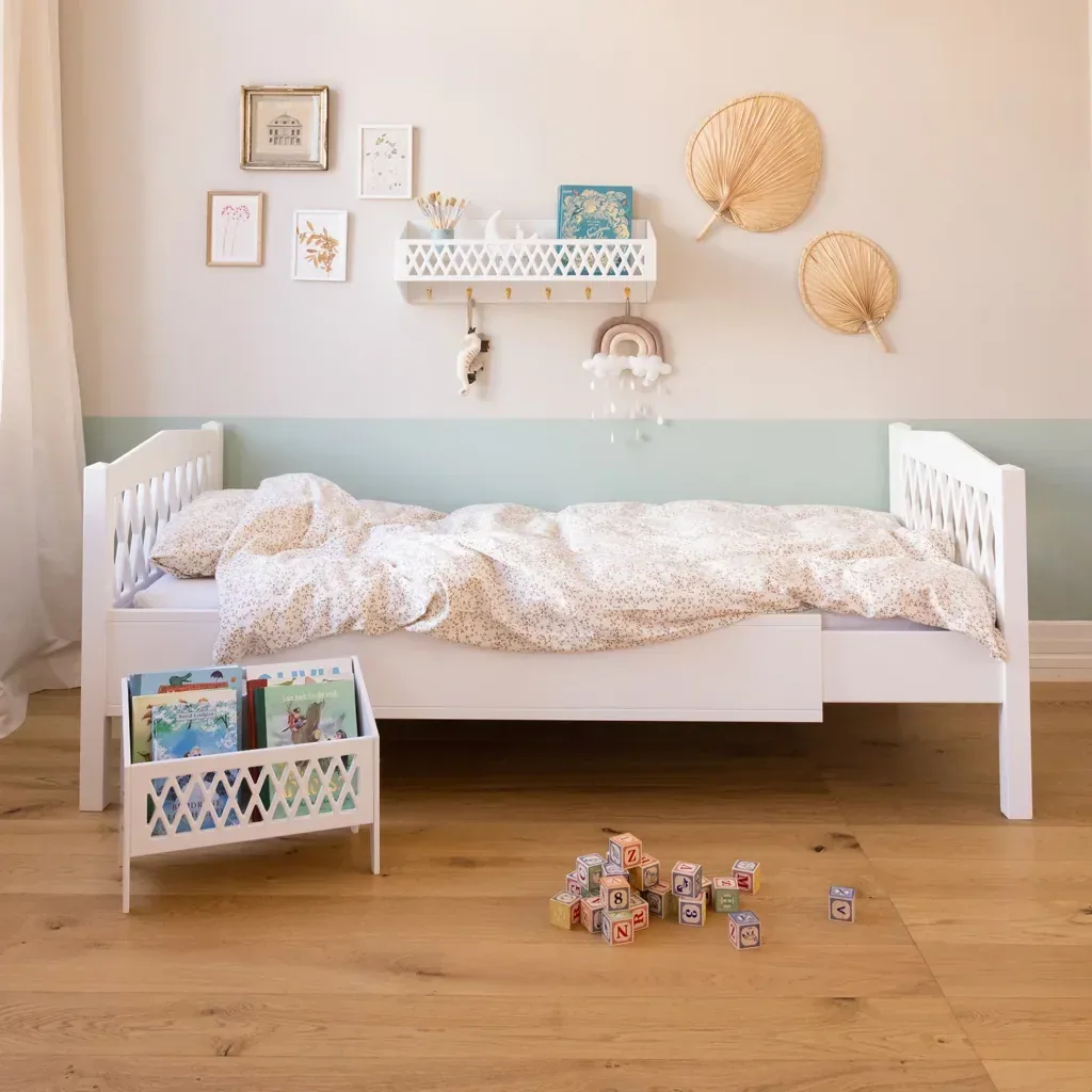 Cam Cam Einzelbett, Juniorbett - Harlequin, Erweiterbares Teenager Bett aus Massivholz, 160-200 cm, Weiß