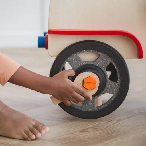 Plan Toys Spielzeug Automechaniker/Fahrsimulator Holz