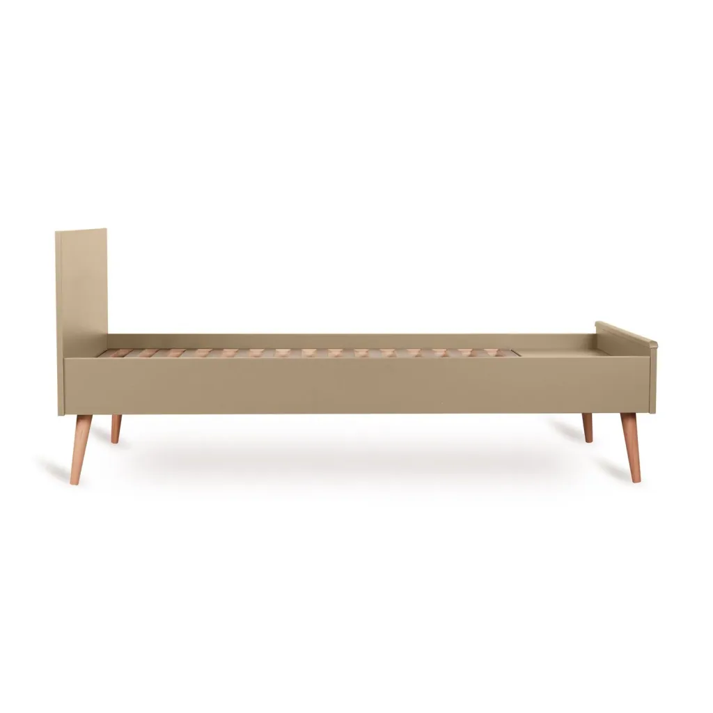 Quax Cocoon Junior Kit 170x70 cm | Umbauset für Cocoon Babybett zum Juniorbett | Mit Nachttisch & Bettgitter-Option, Farbe: Latte