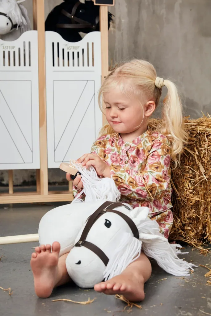 by Astrup Hobby Horse Steckenpferd weiss