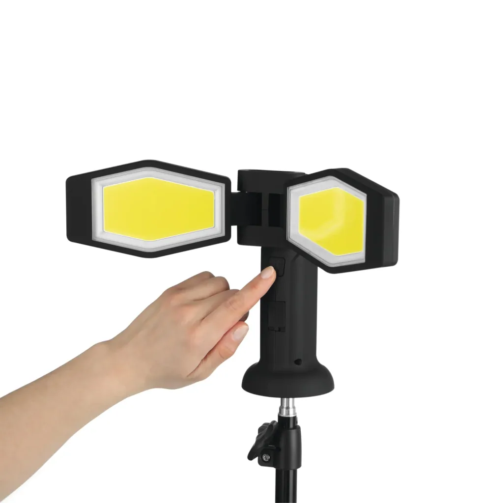 LED Strahler Universal mit Stativ
