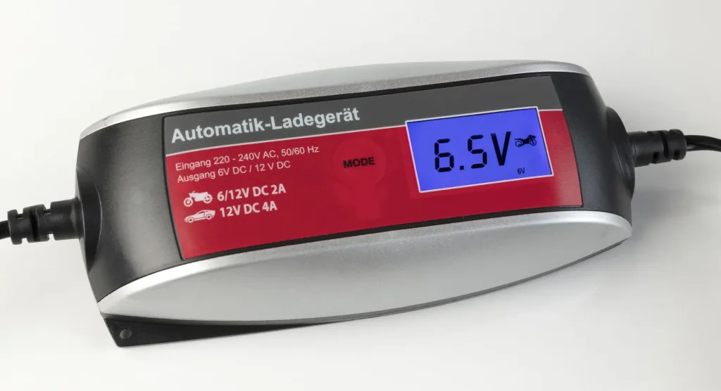 LCD Ladegerät Smart 6/12 Volt