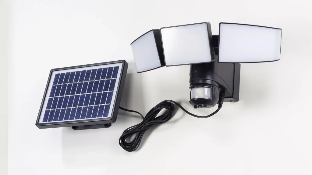 Solar LED Fluter, 15 Watt mit Bewegungsmelder
