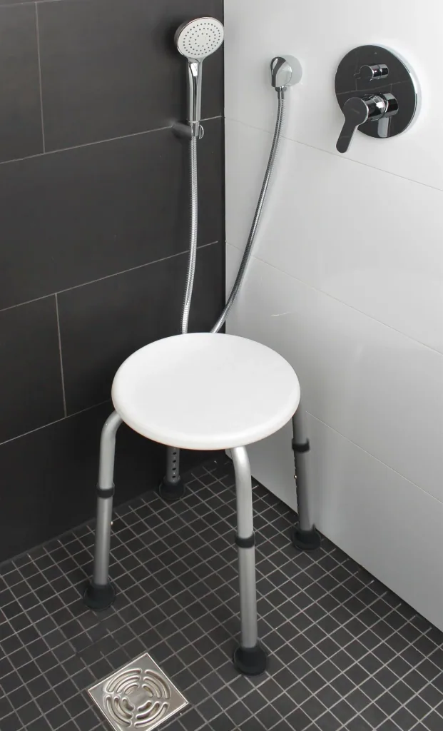 Dusch-Hocker, höhenverstellbar, Weiß/ Silberfarben