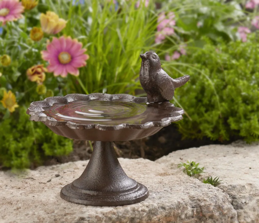 Vogeltränke mit Fuß