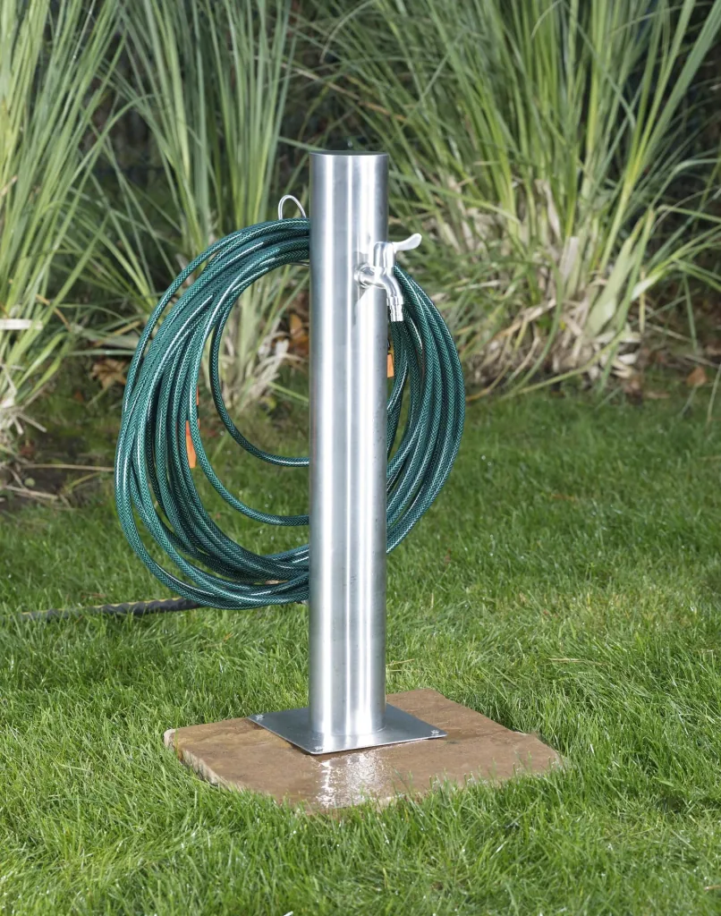 Wasserzapfsäule, inklusive Schlauchhalter + 2 Auslaufhähne, Edelstahl
