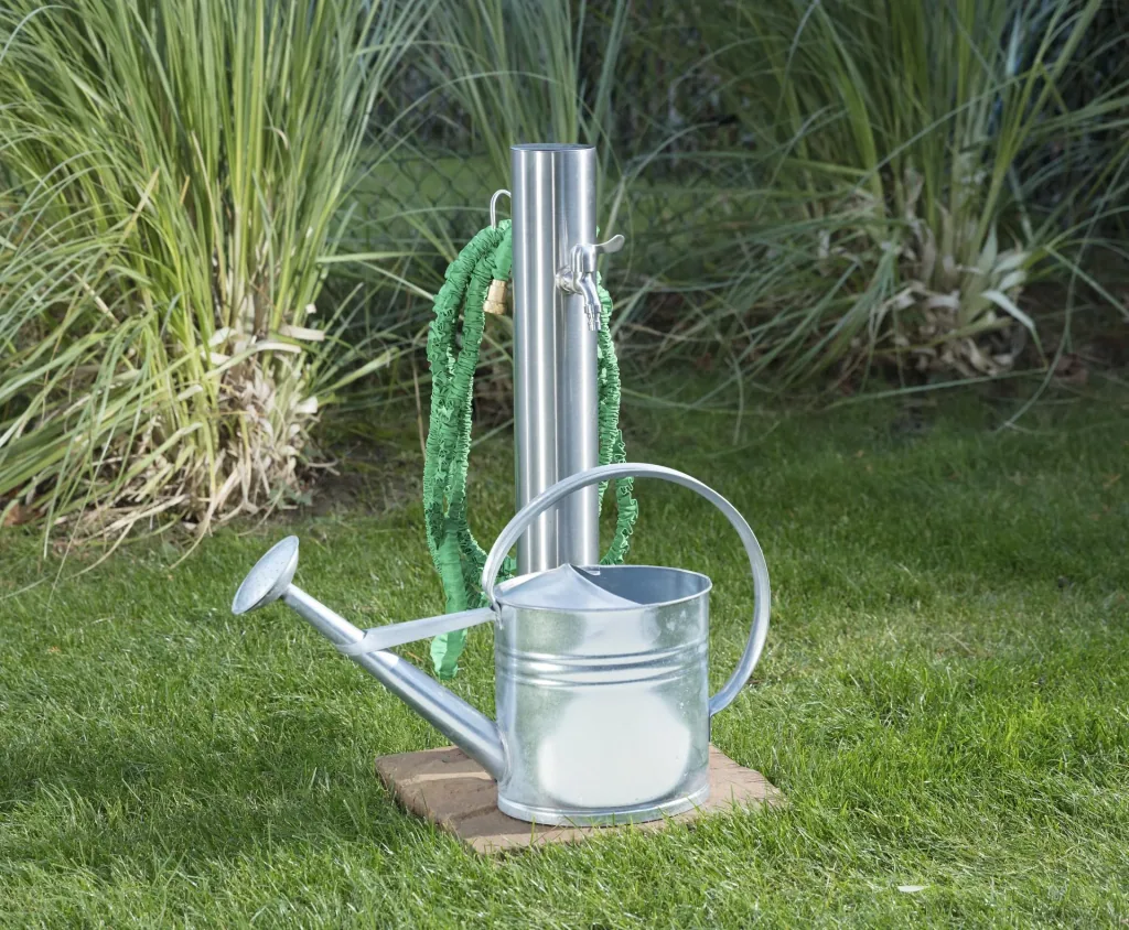 Wasserzapfsäule, inklusive Schlauchhalter + 2 Auslaufhähne, Edelstahl