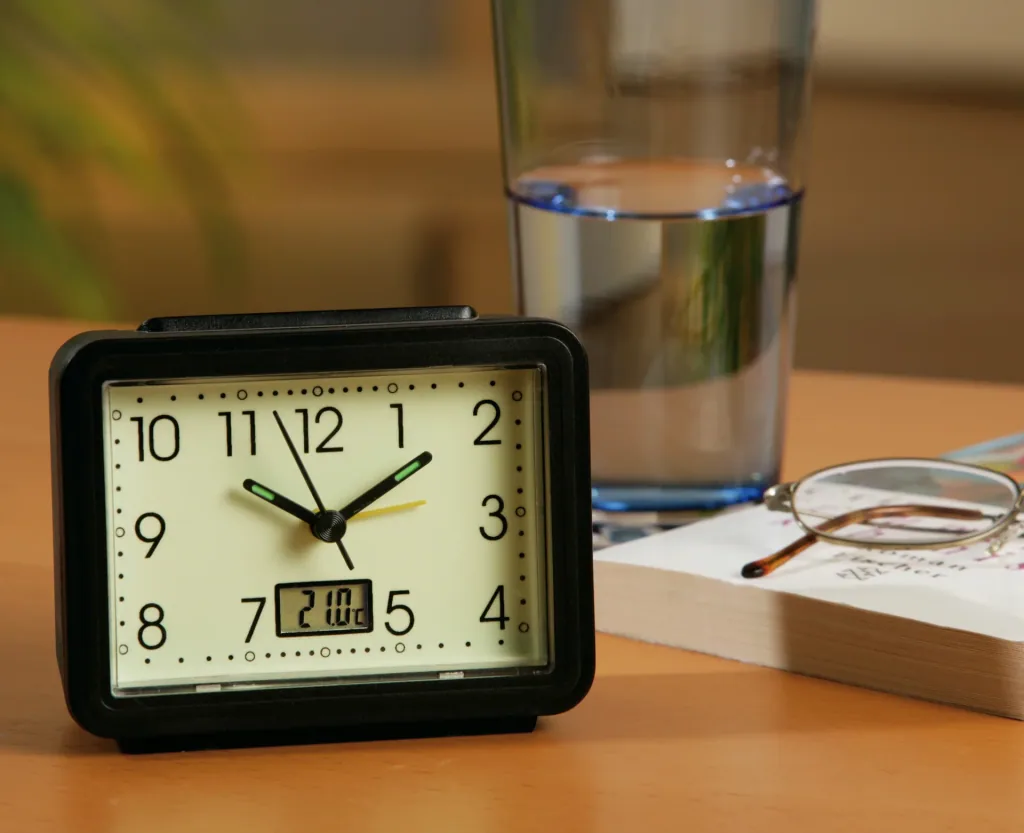 Wecker leuchtend, mit Temperaturanzeige, rechteckig