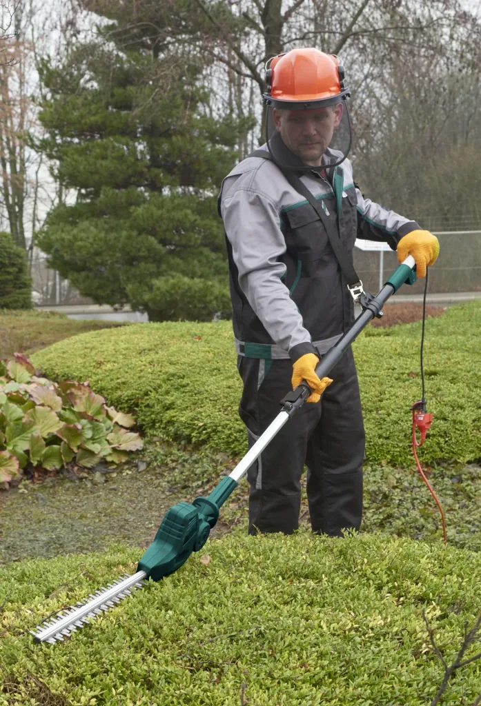 2 in 1 Elektrisches Multi-Tool „GM EMT 500/7“ mit Teleskopstiel und Tragegurt