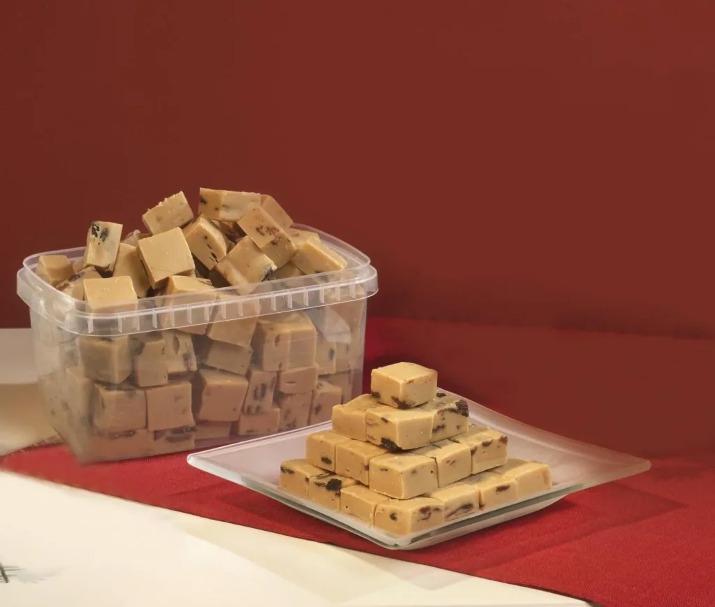 Rum-Rosinen Fudge in Frischhaltebox, Old English, 800 g