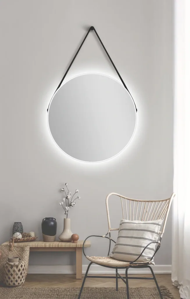 Dekorativer runder Wandspiegel mit indirekter LED Beleuchtung in weiß matt Ø 80 cm