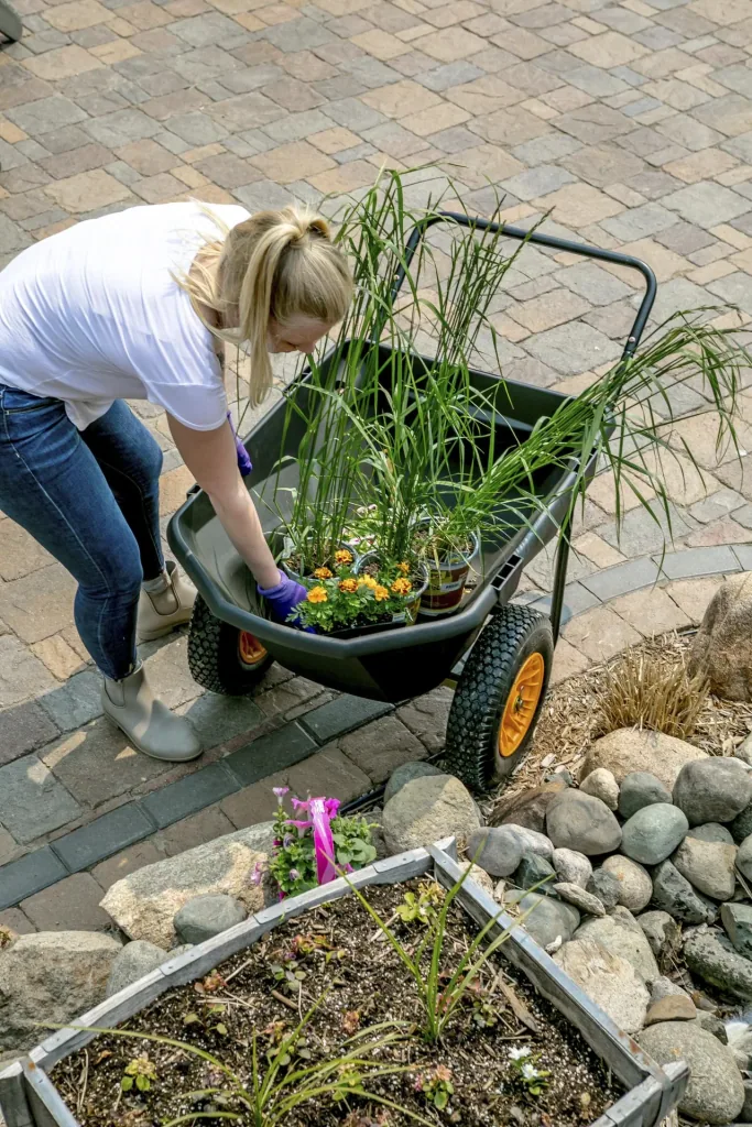 Polar Schubkarre Cub Cart 198L 71×127×74 cm Schwarz – 181 kg Traglast, Vollgummi-Räder