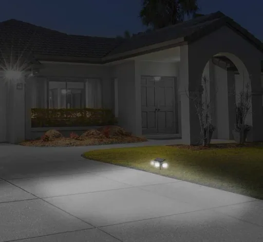 LED Solar Licht mit 3 ausrichtbaren Lichtfeldern und Bewegungsmelder