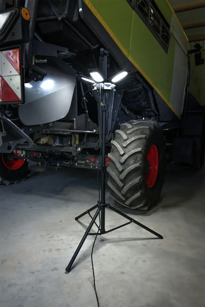 LED Arbeitsleuchte mit Stativ, 3 Helligkeitsstufen, wählbarer Farbtemperatur
