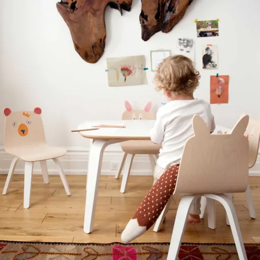 Oeuf Kinderstuhl Bär Walnuss mit weiß
