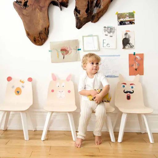 Oeuf Kinderstuhl Bär Walnuss mit weiß