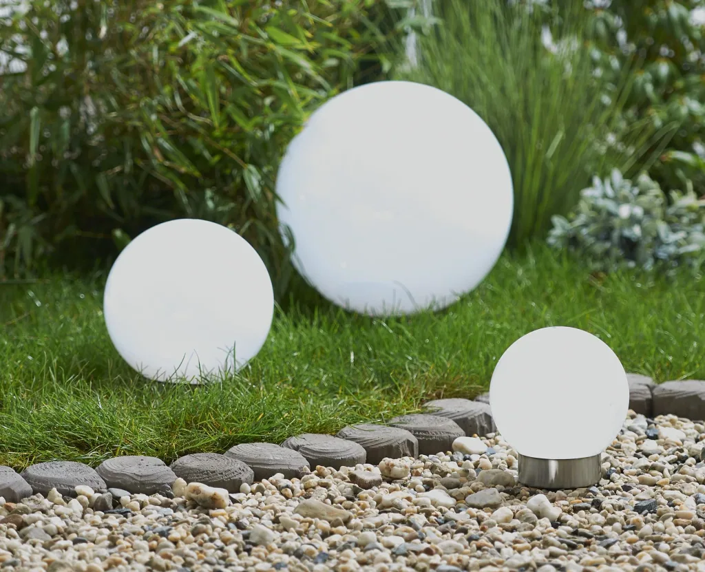 Solar Kugel mit weißer und Farbwechsel LED - 30cm