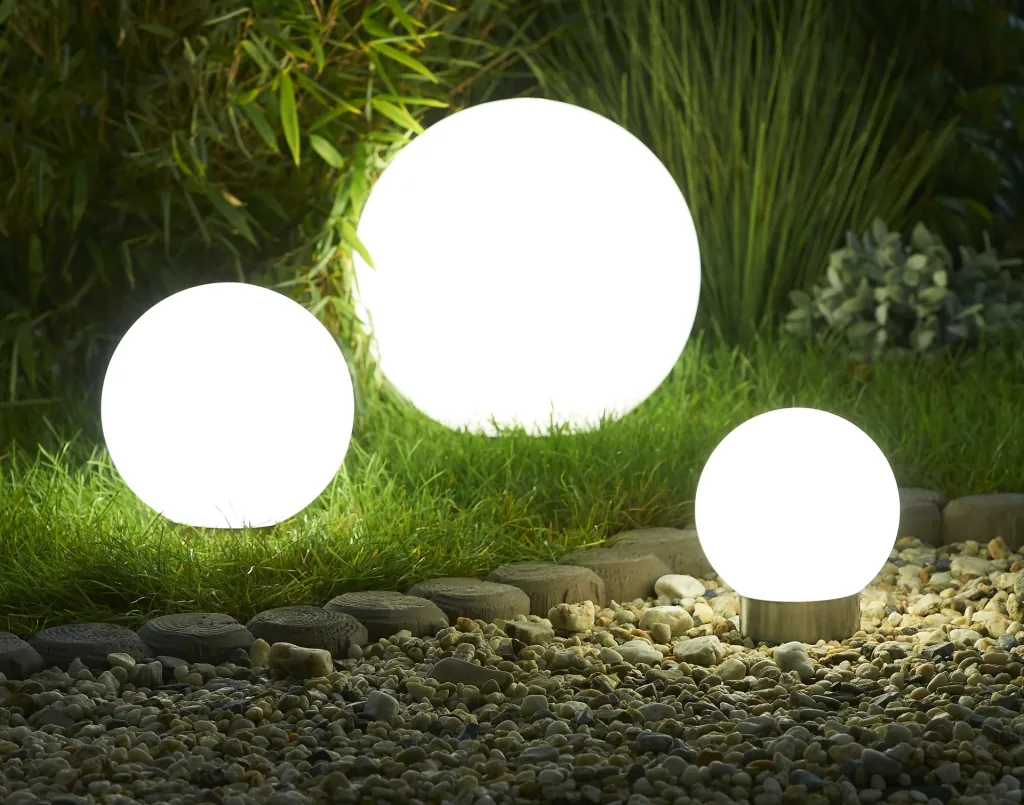Solar Kugel mit weißer und Farbwechsel LED - 30cm