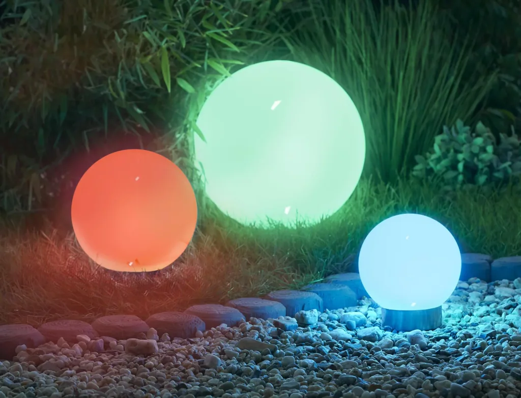 Solar Kugel mit weißer und Farbwechsel LED - 30cm