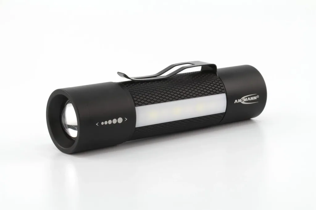 Multifunktionstaschenlampe 3in1 - fokussierbare Taschenlampe, Arbeitsleuchte und Signalleuchte