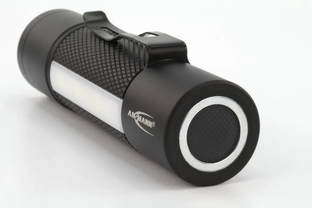 Multifunktionstaschenlampe 3in1 - fokussierbare Taschenlampe, Arbeitsleuchte und Signalleuchte