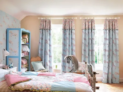 Little Sanderson Abracazoo Tapete Blumen Pferde hellblau
