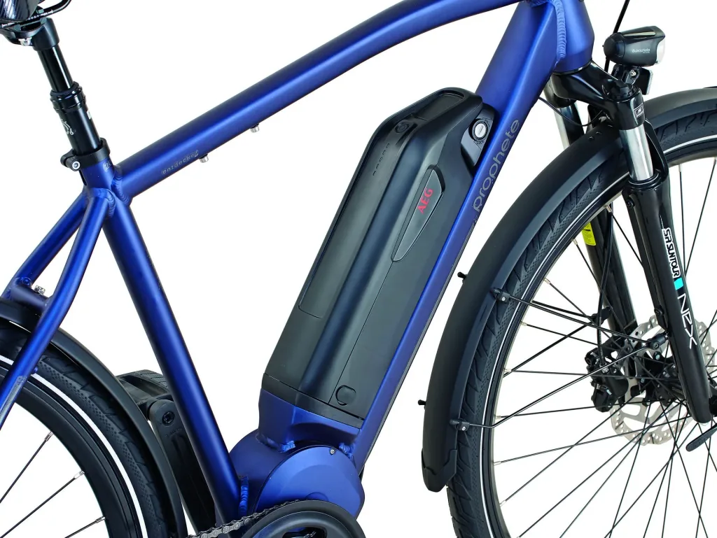 Herren Trekking E-Bike, 28 Zoll, Rahmenhöhe 52 cm, 8 - Gang Kettenschaltung, blau, ENTDECKER 21.EMT.10