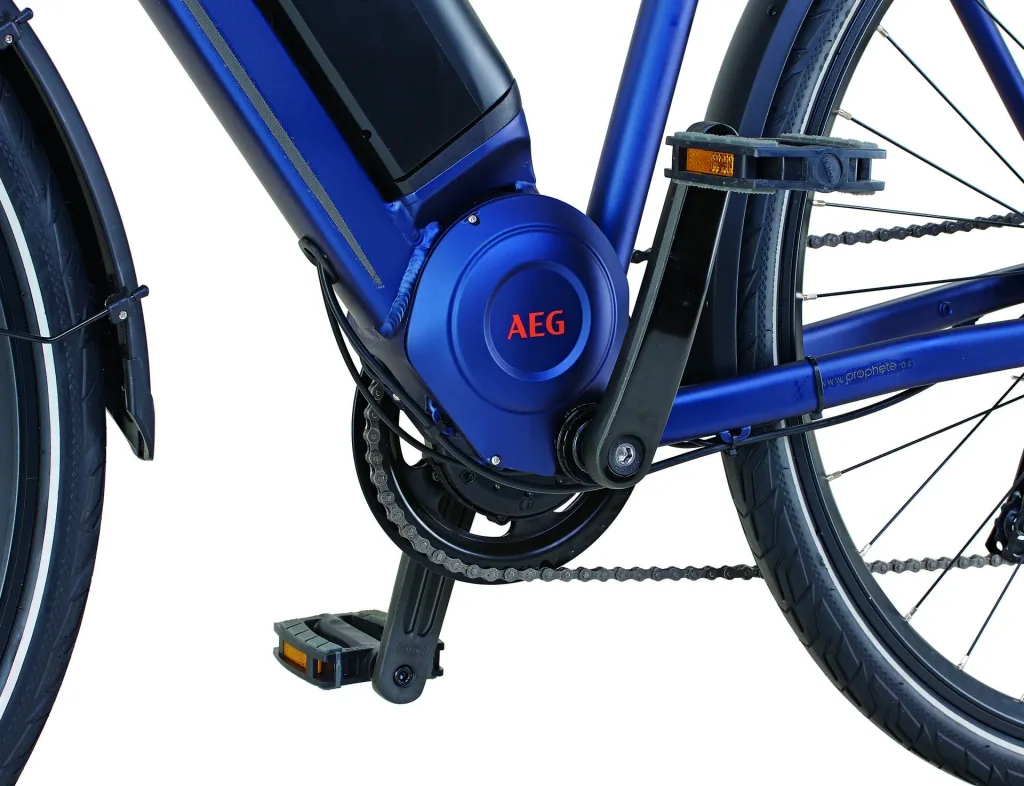 Herren Trekking E-Bike, 28 Zoll, Rahmenhöhe 52 cm, 8 - Gang Kettenschaltung, blau, ENTDECKER 21.EMT.10