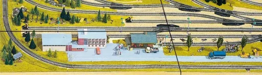 Vorfeld Anbauteil Drehscheibe - 100 x 40 cm, Spur H0, mit Auffahrtsrampe koloriert und begrast, auf Holzrahmen